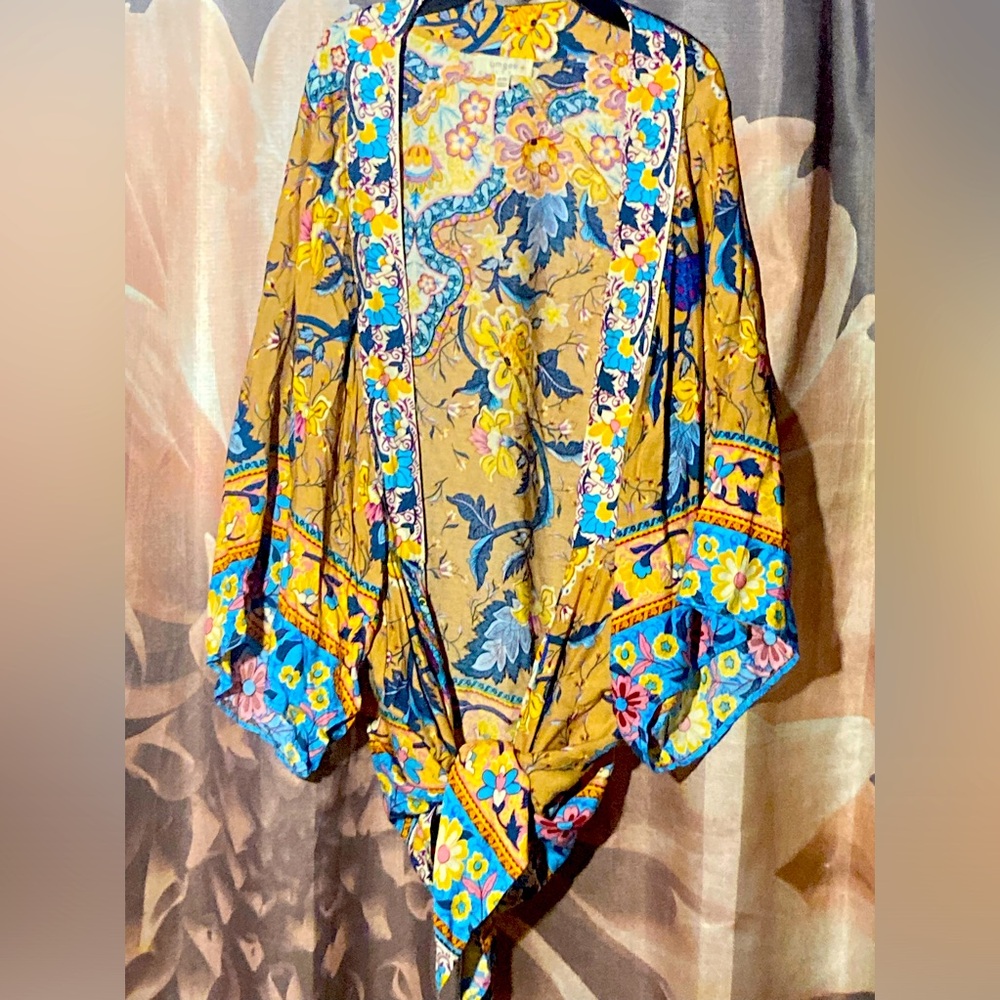 Woman’s size XL/1X beautiful Kimono
